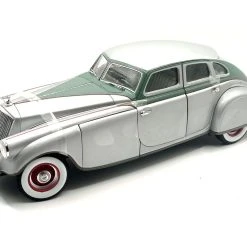 Sonstige Signature Models 18136 Pierce-Arrow Silver Arrow Silber 1933 Maßstab 1:18 Modellauto (NOS)