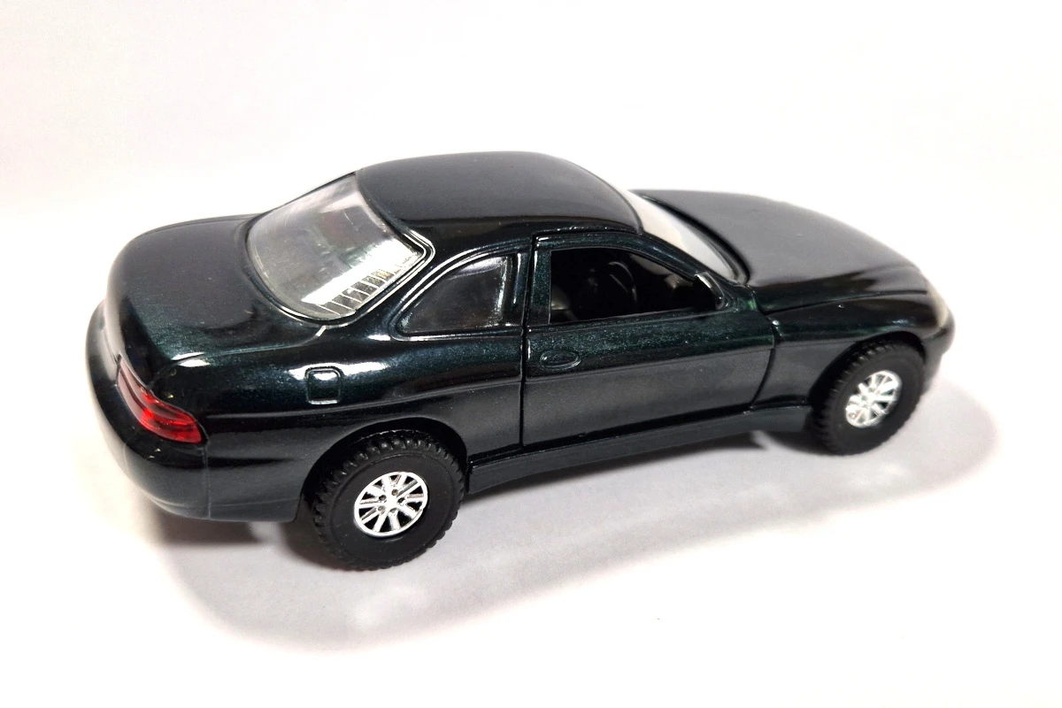 DIVERS Gebraucht! Yonezawa Diapet No.011 Toyota Soarer 4.0 GT-L Dunkelgrün Metallic Maßstab 1:40 - TOP Zust 2 DIVERS Gebraucht! Yonezawa Diapet No.011 Toyota Soarer 4.0 GT-L Dunkelgrün Metallic Maßstab 1:40 - TOP Zust - Image 2