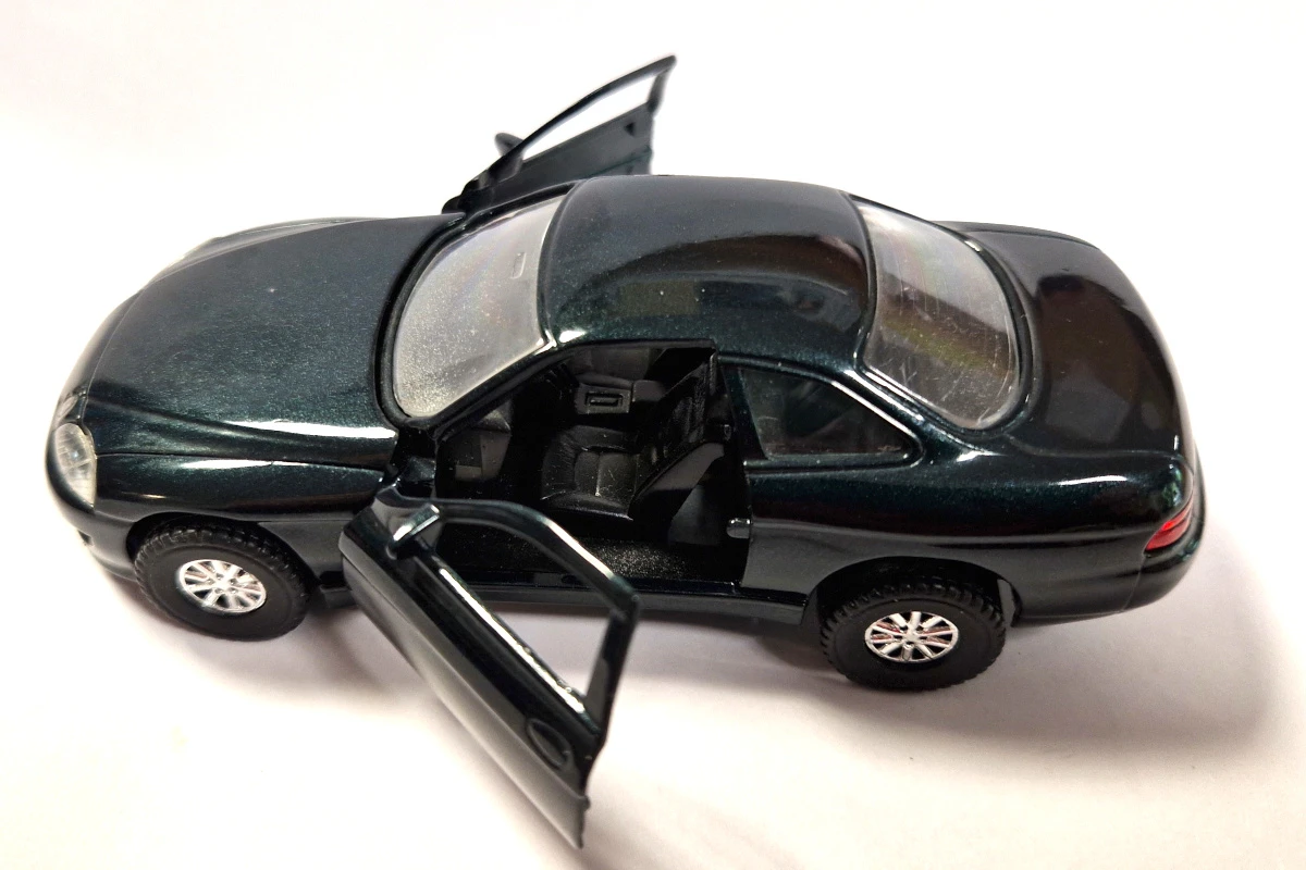 DIVERS Gebraucht! Yonezawa Diapet No.011 Toyota Soarer 4.0 GT-L Dunkelgrün Metallic Maßstab 1:40 - TOP Zust 3 DIVERS Gebraucht! Yonezawa Diapet No.011 Toyota Soarer 4.0 GT-L Dunkelgrün Metallic Maßstab 1:40 - TOP Zust - Image 3