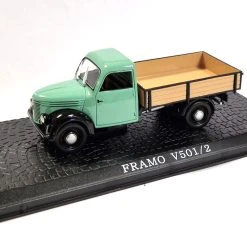 Sonstige Atlas 7167123 Framo V501/2 Pritsche Grün/braun Lieferwagen Maßstab 1:43 Modell (NOS)