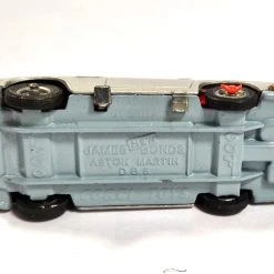 Gebraucht! Corgi 96655 Aston Martin DB5 James Bond 007 Silber Maßstab 1:43 - Leicht Bespielt 5 Gebraucht! Corgi 96655 Aston Martin DB5 James Bond 007 Silber Maßstab 1:43 - Leicht Bespielt -Modellauto Geschäft 20230606 115329