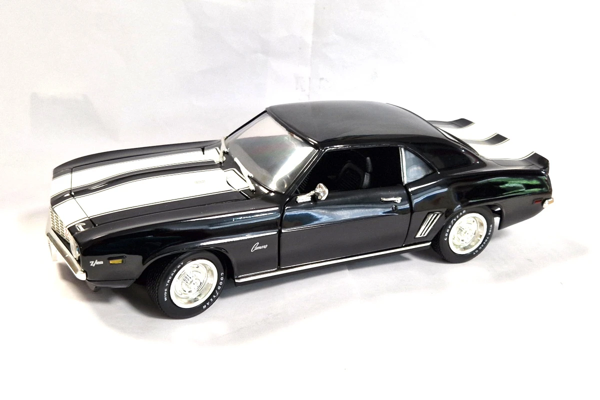Maisto Gebraucht! Ertl 7320/7366 Chevrolet Camaro Z/28 Schwarz 1969 Maßstab 1:18 - Fast Wie Neu 1 Maisto Gebraucht! Ertl 7320/7366 Chevrolet Camaro Z/28 Schwarz 1969 Maßstab 1:18 - Fast Wie Neu