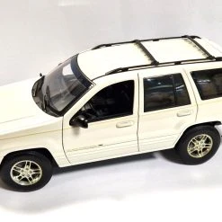 Maisto Gebraucht! Autoart 74011 Jeep Grand Cherokee Weiss Maßstab 1:18 - Fast Wie Neu 4 Maisto Gebraucht! Autoart 74011 Jeep Grand Cherokee Weiss Maßstab 1:18 - Fast Wie Neu -Modellauto Geschäft 20230615 141558
