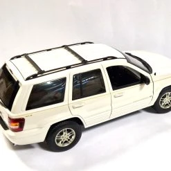 Maisto Gebraucht! Autoart 74011 Jeep Grand Cherokee Weiss Maßstab 1:18 - Fast Wie Neu 5 Maisto Gebraucht! Autoart 74011 Jeep Grand Cherokee Weiss Maßstab 1:18 - Fast Wie Neu -Modellauto Geschäft 20230615 141605