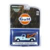 Greenlight 30275 Chevrolet C-30 Dually Wrecker "Gulf Oil" Hellblau Maßstab 1:64 Modellauto