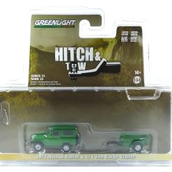 Greenlight 32250-A Nissan Patrol Grün 1972 + Cargo Trailer - Hitch & Tow 25 Maßstab 1:64 Modellauto