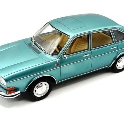 Sonstige BoS Models BOS033 VW 411 Fastback Hellgrün Metallic 1972 Maßstab 1:18 Modellauto (NOS)