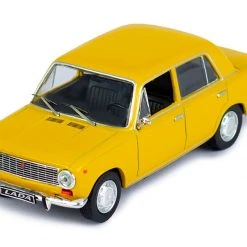 IXO Models CLC406 Lada 1200 Dunkelgelb 1970 Maßstab 1:43 Modellauto