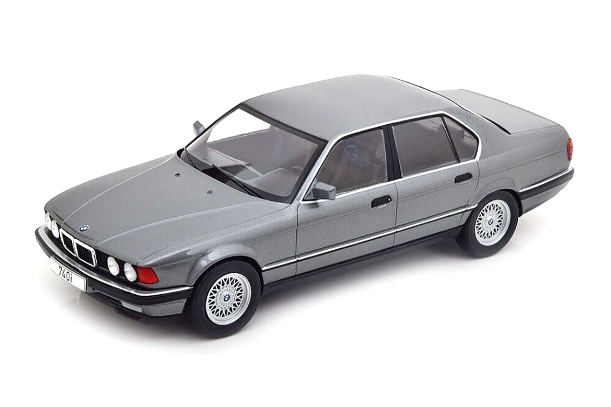 Modelcar Group Modelcar MCG18161 BMW 740i (E32) 7er Serie Grau Metallic 1992 Maßstab 1:18 Modellauto 1 Modelcar Group Modelcar MCG18161 BMW 740i (E32) 7er Serie Grau Metallic 1992 Maßstab 1:18 Modellauto