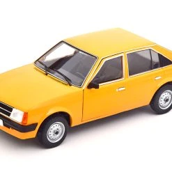 Whitebox WB124114 Opel Kadett D Orange 1979 Maßstab 1:24 Modellauto