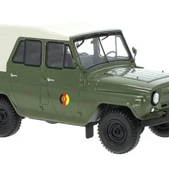 Whitebox WB124143 UAZ 469 NVA Geländewagen Olivegrün 1975 Maßstab 1:24 Modellauto