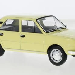 Whitebox WB124163 Skoda 105L Hellgelb Maßstab 1:24 Modellauto