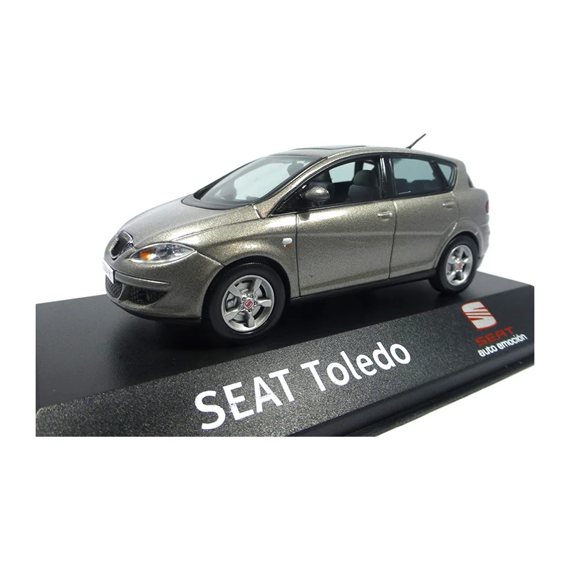 Sonstige Modellauto 13841 Seat Toledo III 2004-2009 Sombra Grau Maßstab 1:43 1 Sonstige Modellauto 13841 Seat Toledo III 2004-2009 Sombra Grau Maßstab 1:43